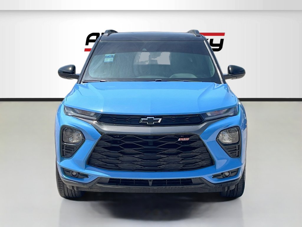 Used 2023 Chevrolet TrailBlazer RS FWD image 2