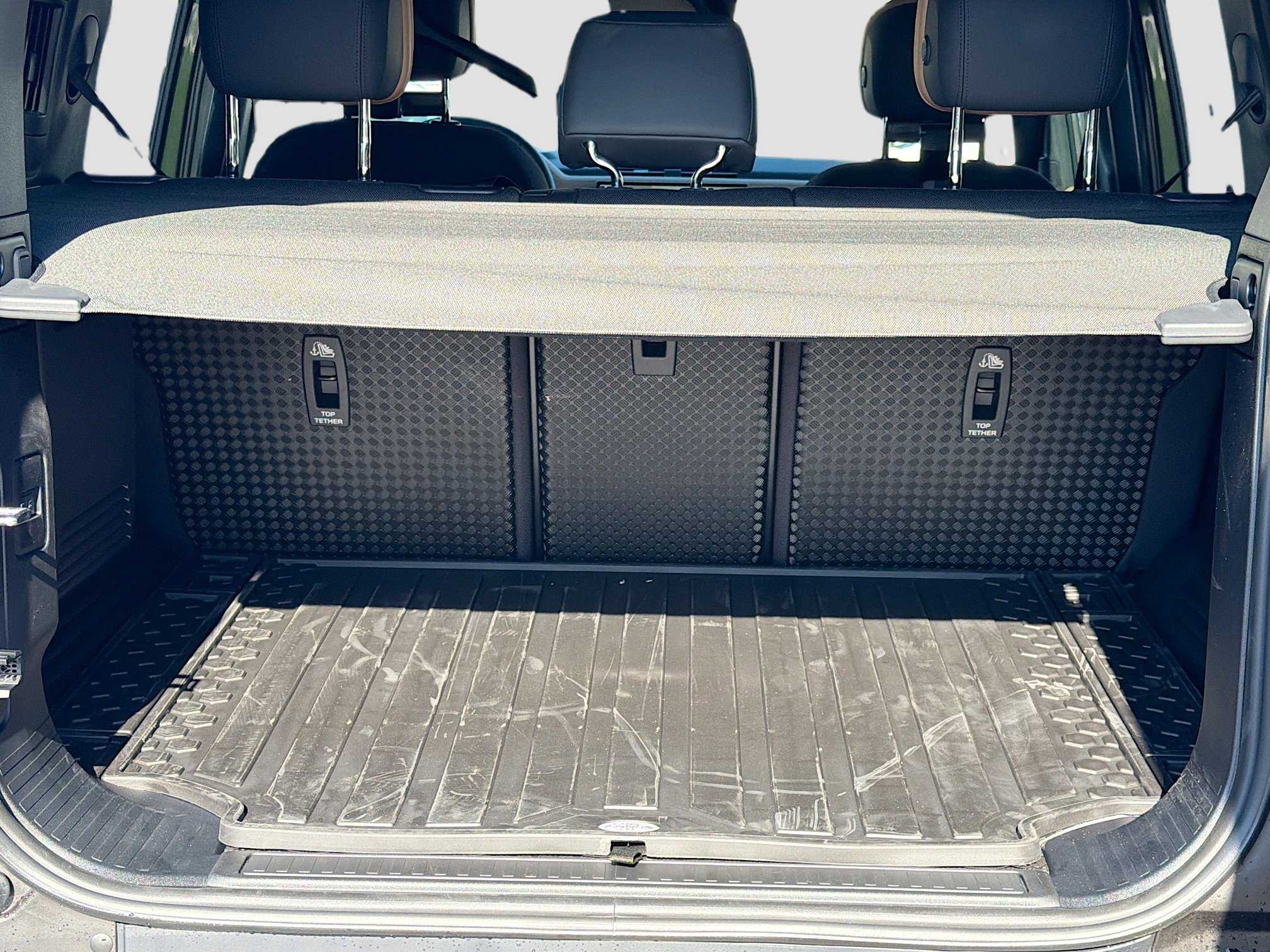 New 2026 Land Rover Defender 110 X AWD/4WD image 12