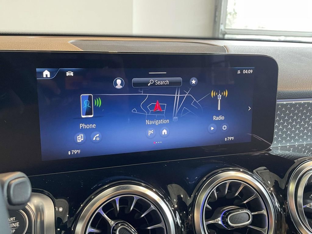 Used 2024 Mercedes-Benz GLB 250 4MATIC image 23