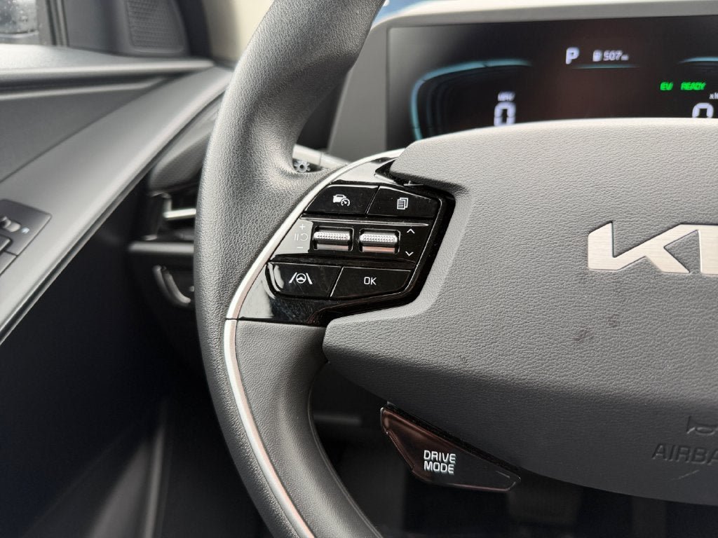 Used 2025 Kia Niro LX FWD image 16