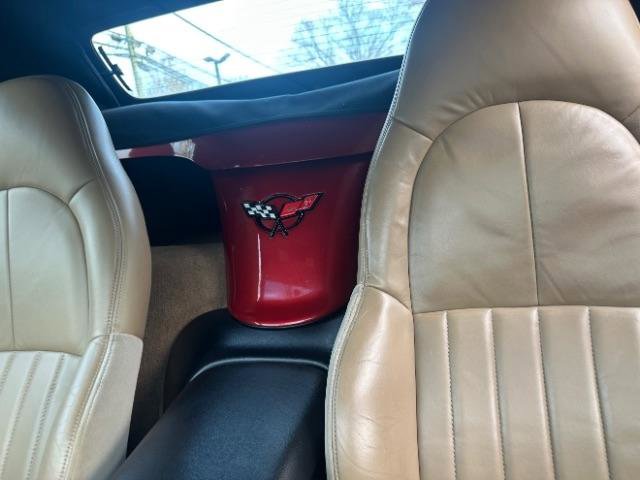 Used 1998 Chevrolet Corvette Convertible w/ Performance Handling Pkg image 22