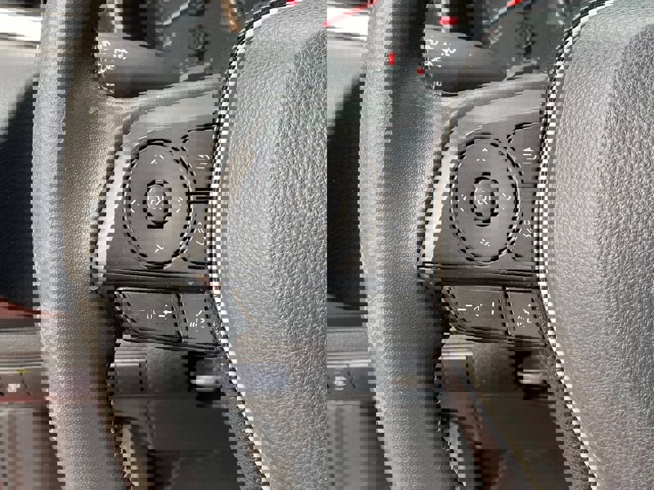 Used 2021 Toyota Corolla SE w/ Special Edition image 22