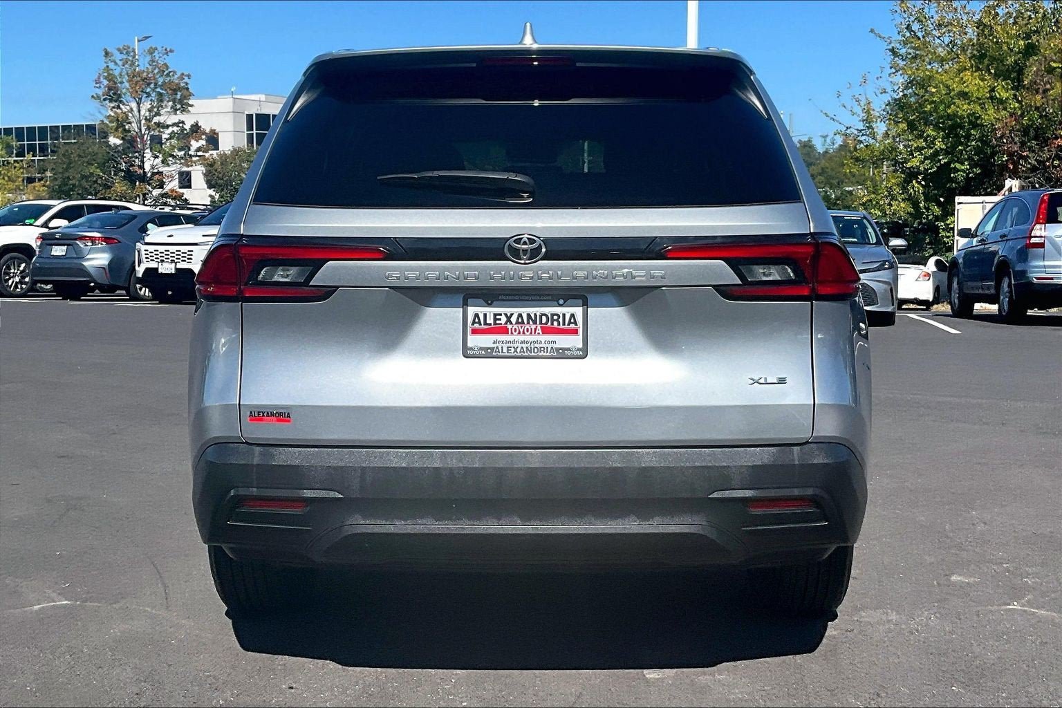 Used 2025 Toyota Grand Highlander FWD image 4