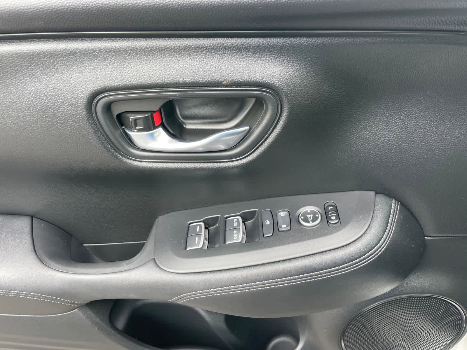 Used 2023 Honda HR-V EX-L image 11