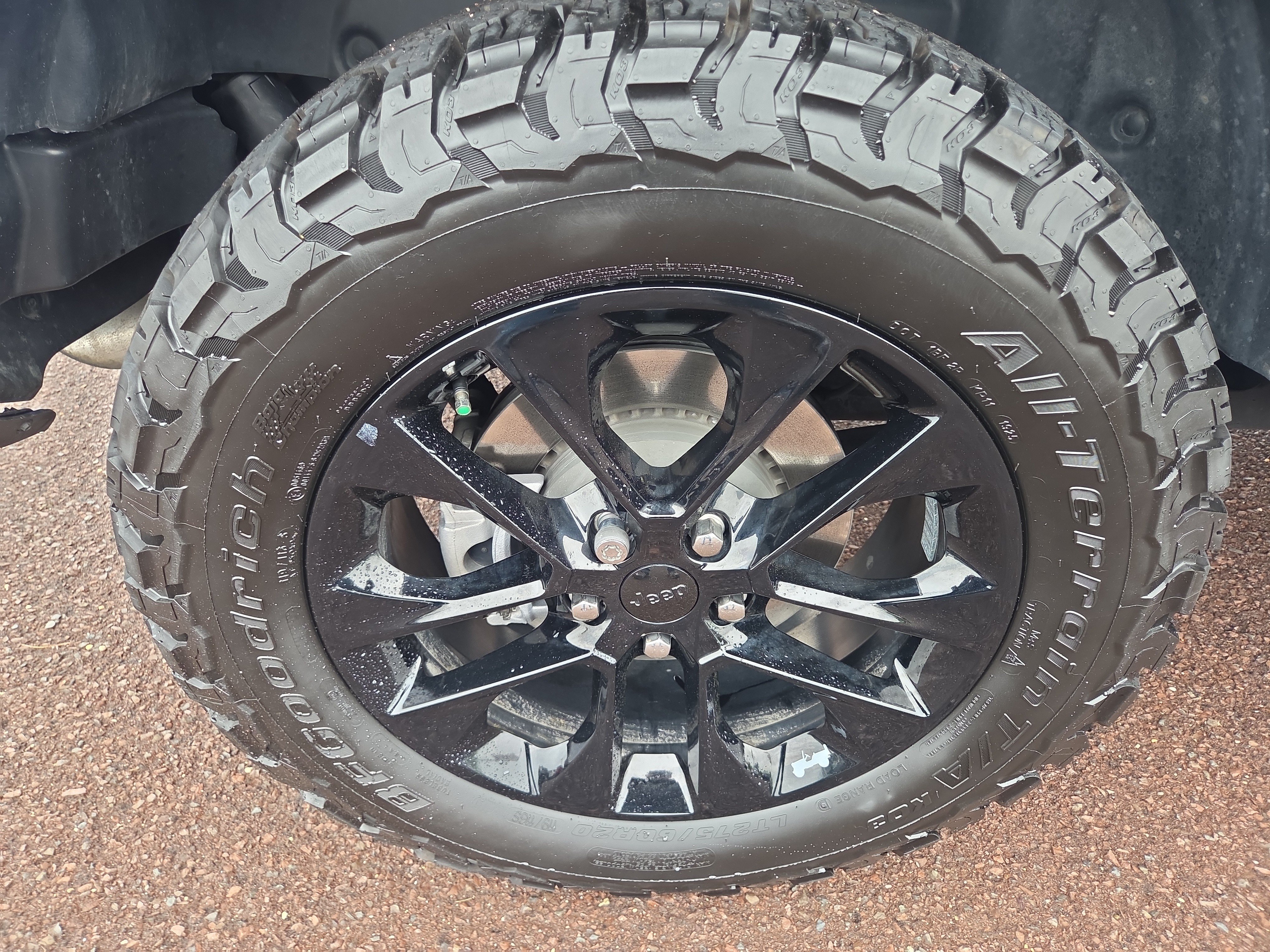 Used 2022 Jeep Wrangler Unlimited Sahara AWD/4WD image 10