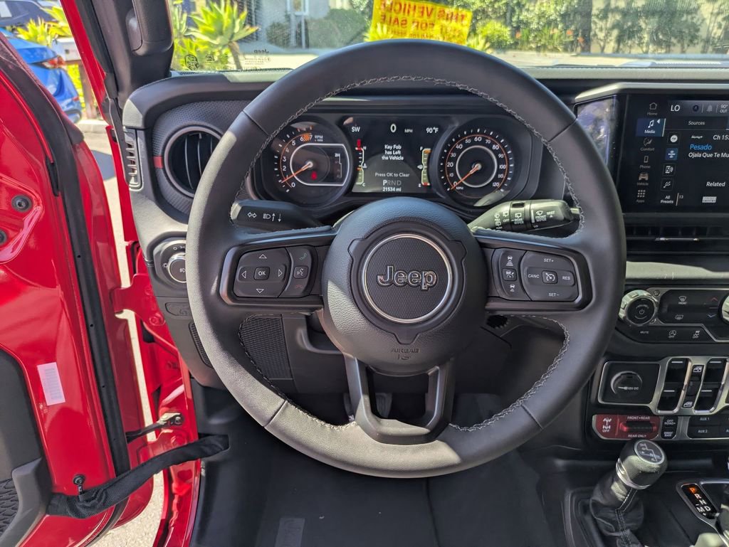 Used 2025 Jeep Wrangler Unlimited Rubicon image 18