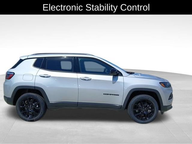 New 2026 Jeep Compass Latitude AWD/4WD image 6