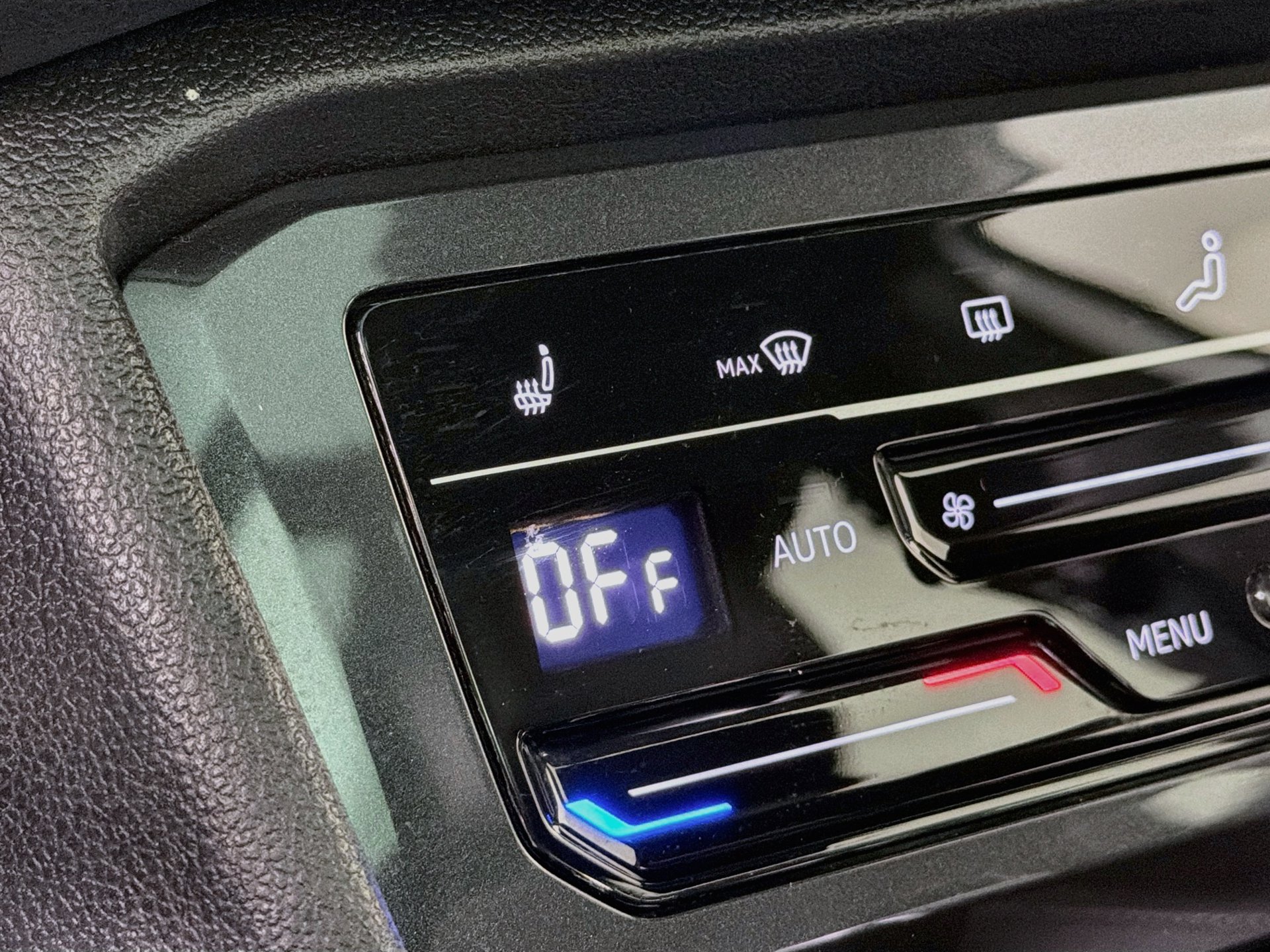 Certified 2023 Volkswagen Tiguan SE R-Line FWD image 17