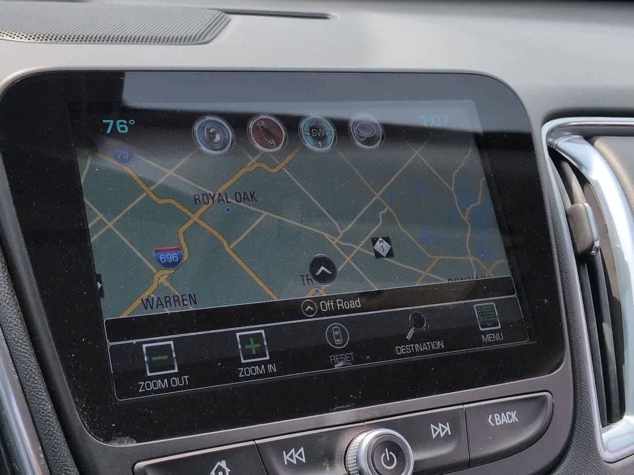 Used 2017 Chevrolet Malibu Premier FWD image 28