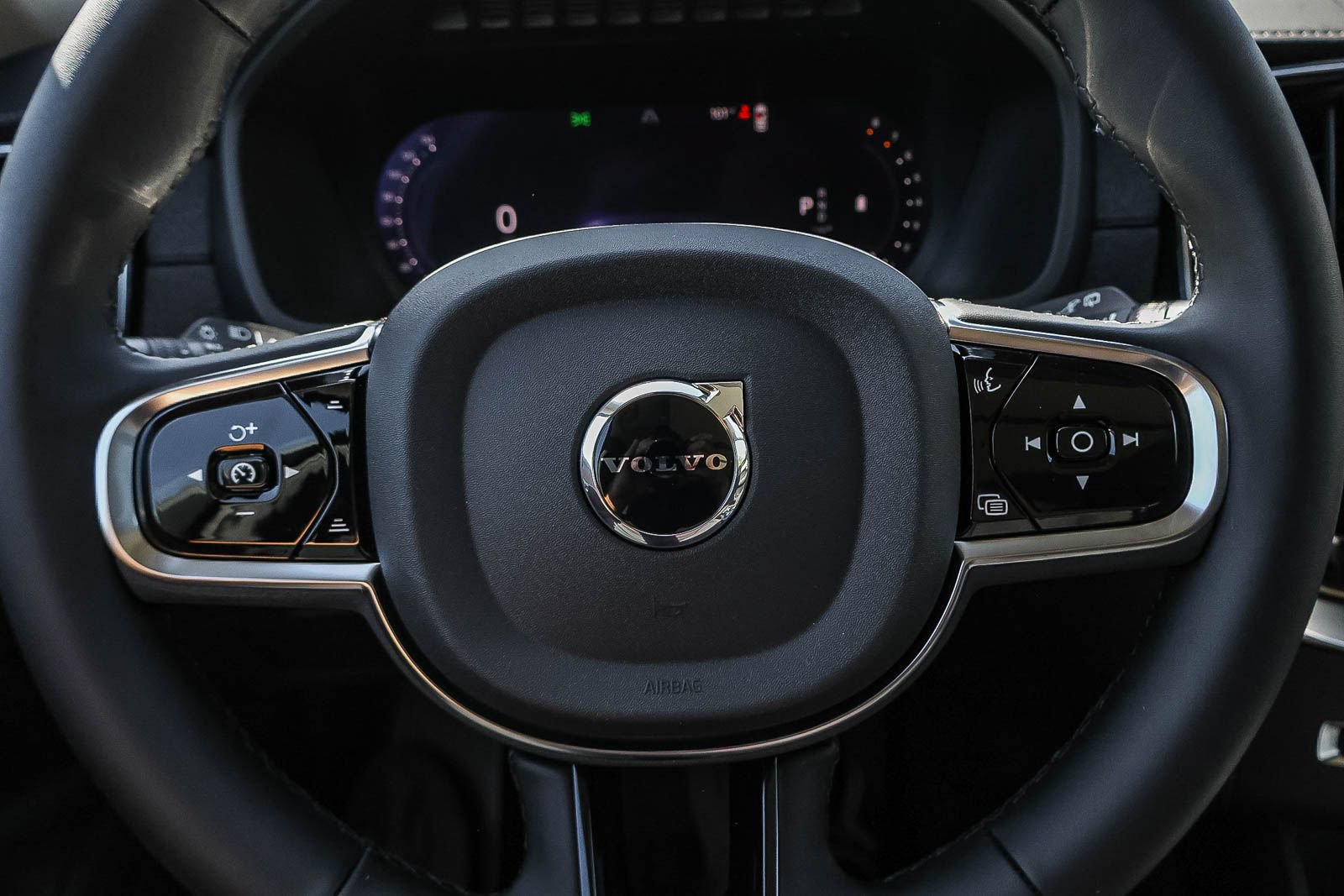 New 2026 Volvo XC90 B6 Plus w/ Protection Package AWD/4WD image 32