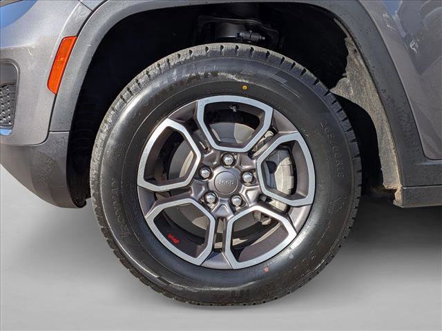 Used 2022 Jeep Grand Cherokee Trailhawk w/ Luxury Tech Group III AWD/4WD image 24