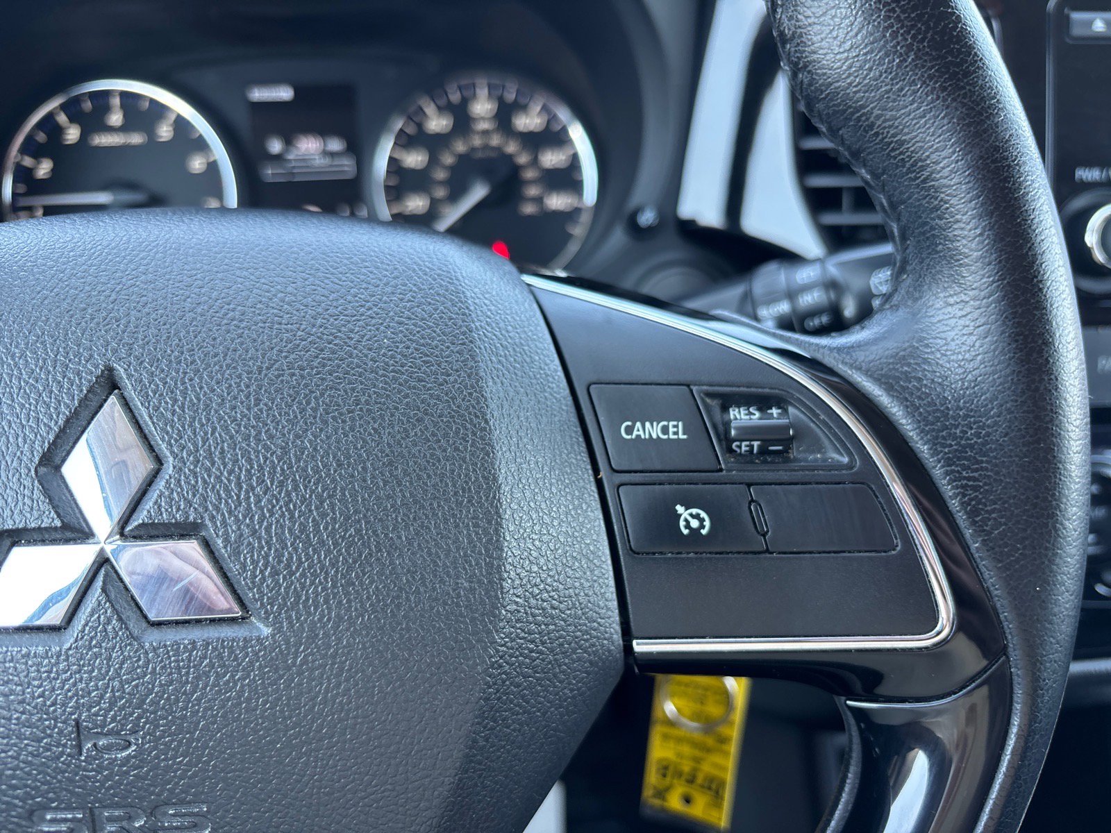 Used 2016 Mitsubishi Outlander ES AWD/4WD image 24