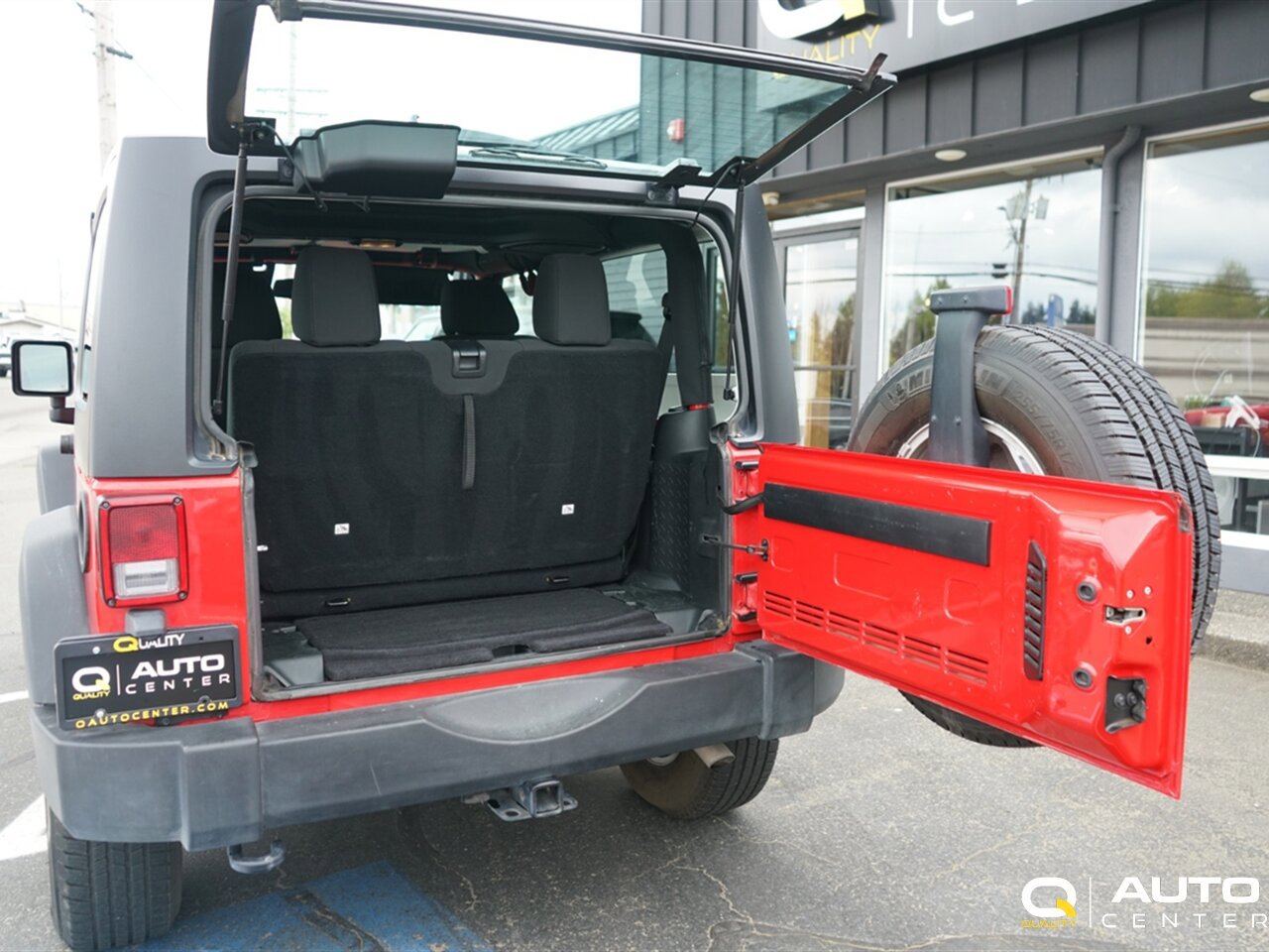 Used 2018 Jeep Wrangler Sport AWD/4WD image 9