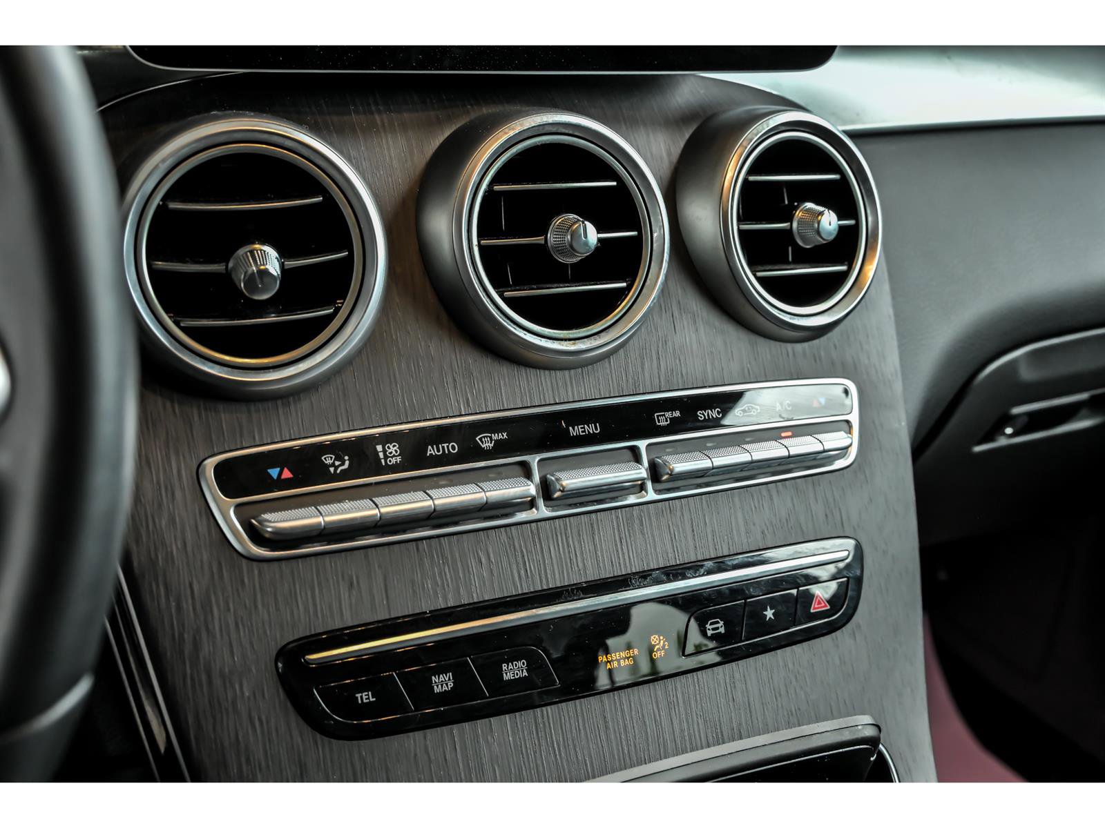 Used 2020 Mercedes-Benz GLC 300 4MATIC Coupe image 21