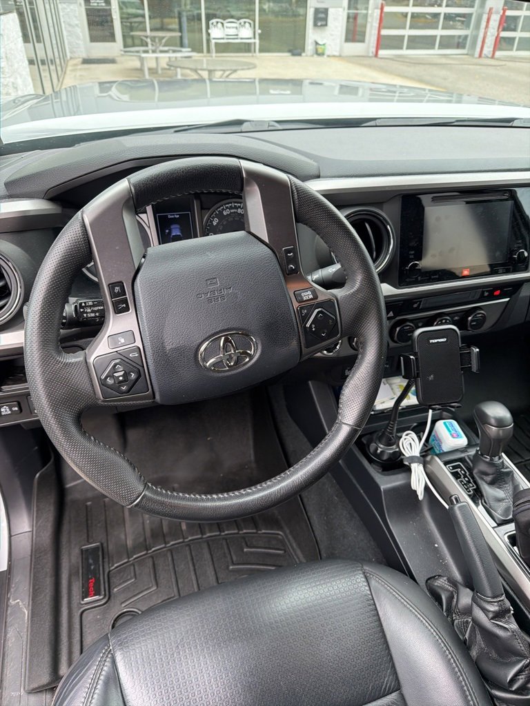 Used 2019 Toyota Tacoma Limited image 8