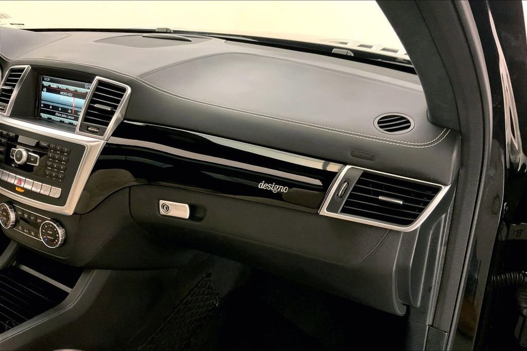 Used 2016 Mercedes-Benz GL 550 4MATIC image 23