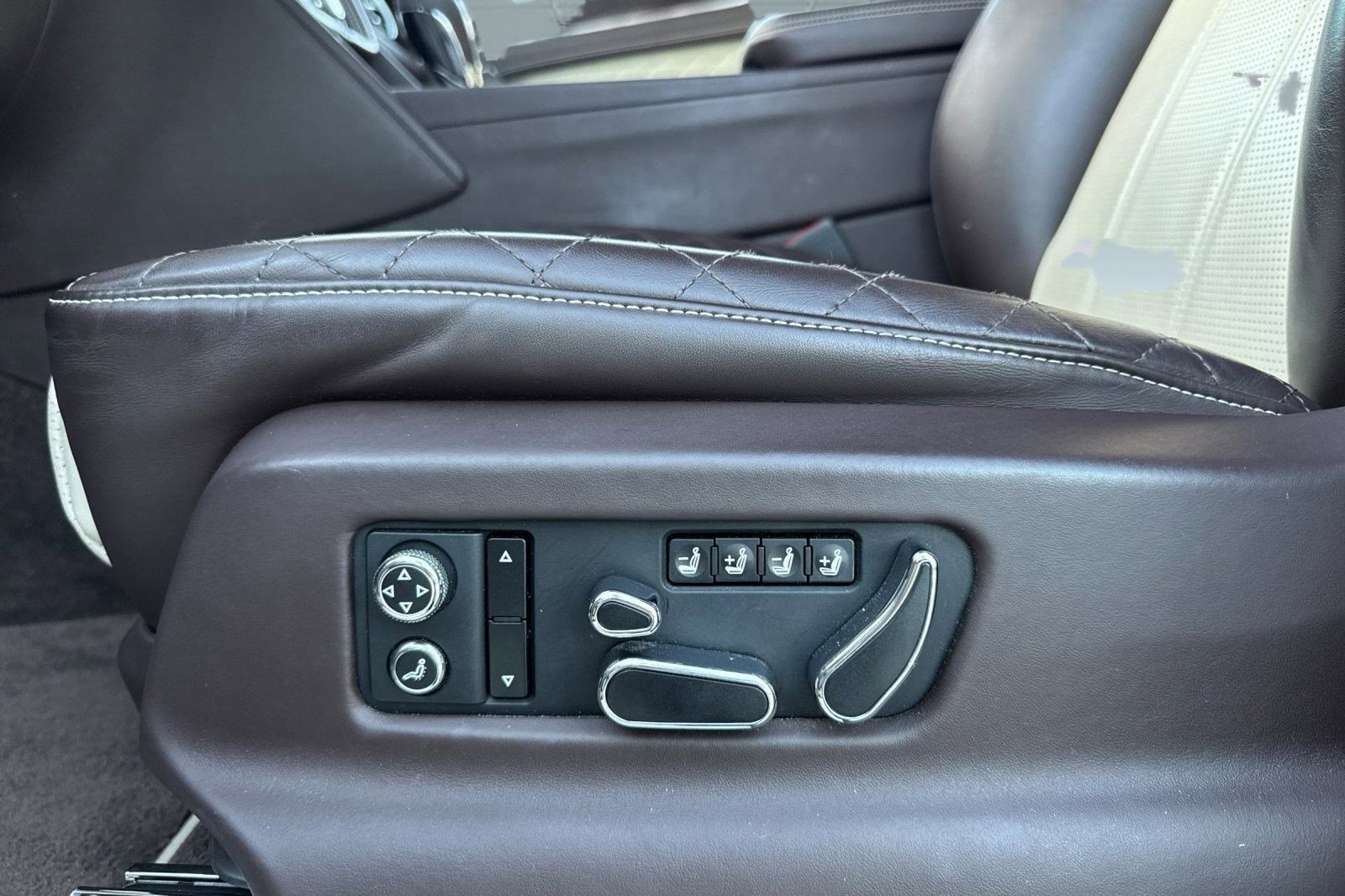 Used 2018 Bentley Bentayga image 14