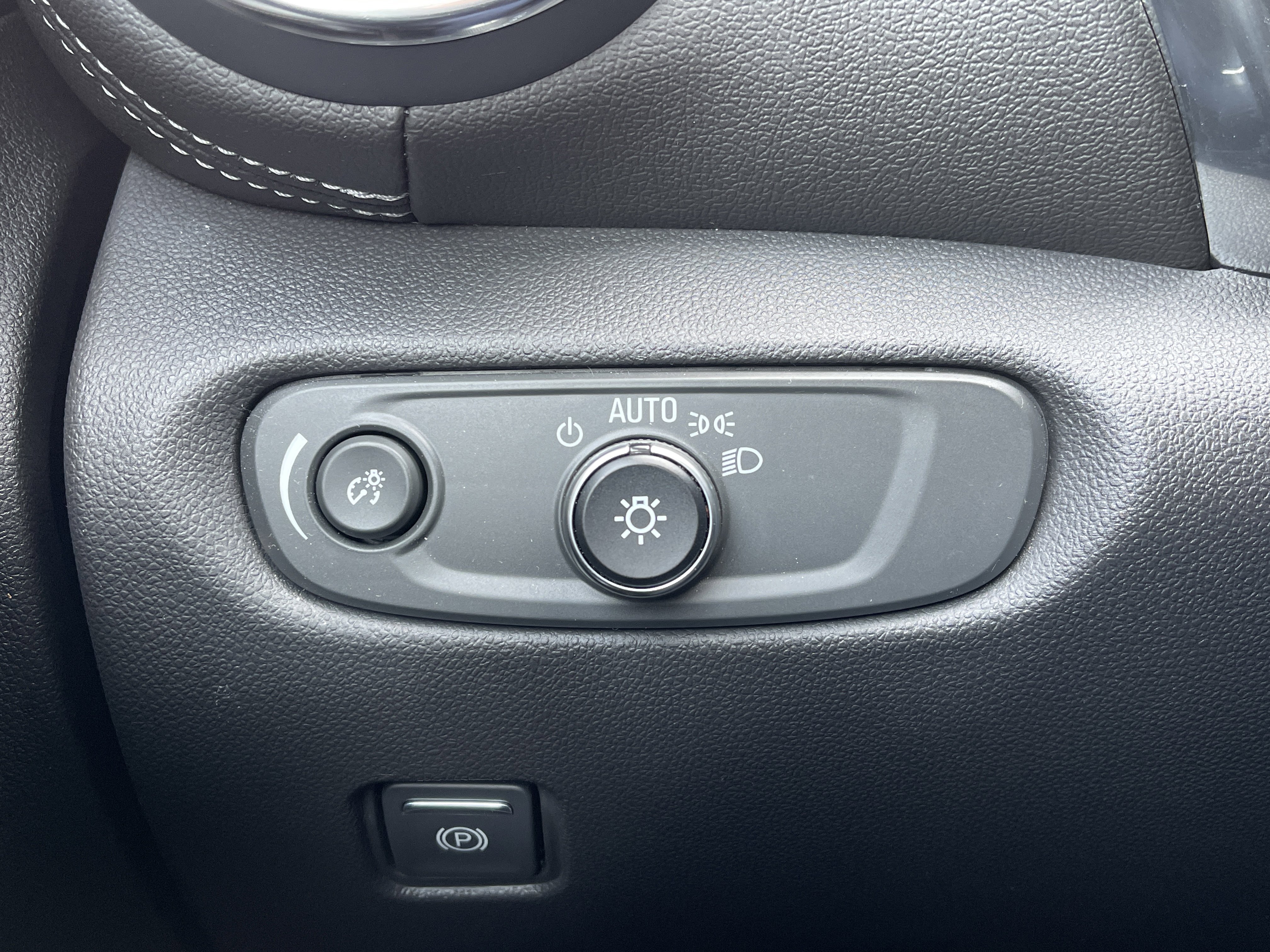 Used 2023 Chevrolet Blazer LT image 17