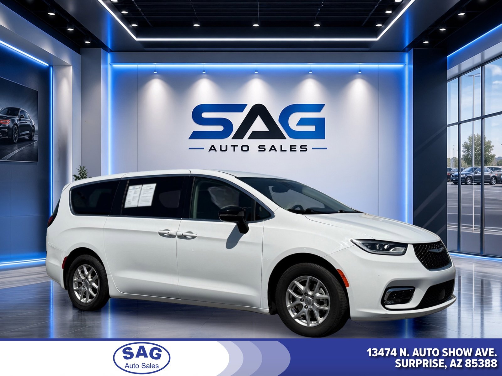 Used 2024 Chrysler Pacifica Touring-L FWD image 1