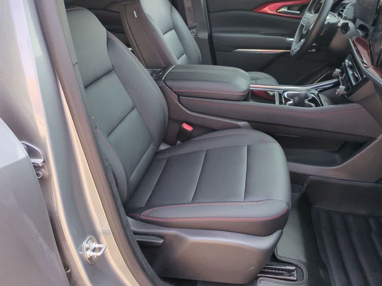 Used 2025 Chevrolet Traverse Z71 w/ Enhanced Driving Package AWD/4WD image 22