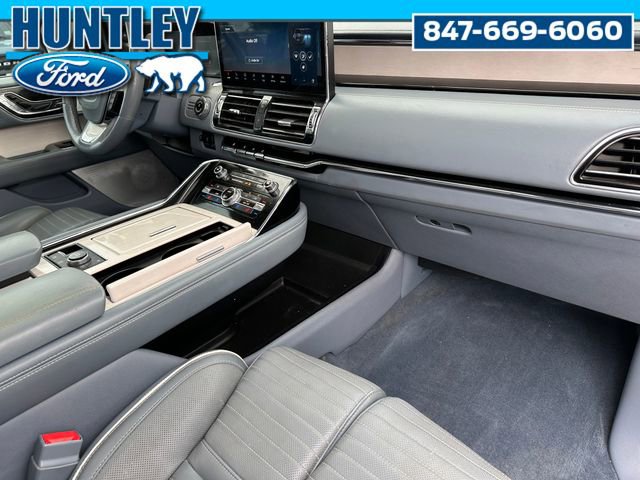 Used 2023 Lincoln Navigator L Black Label image 10