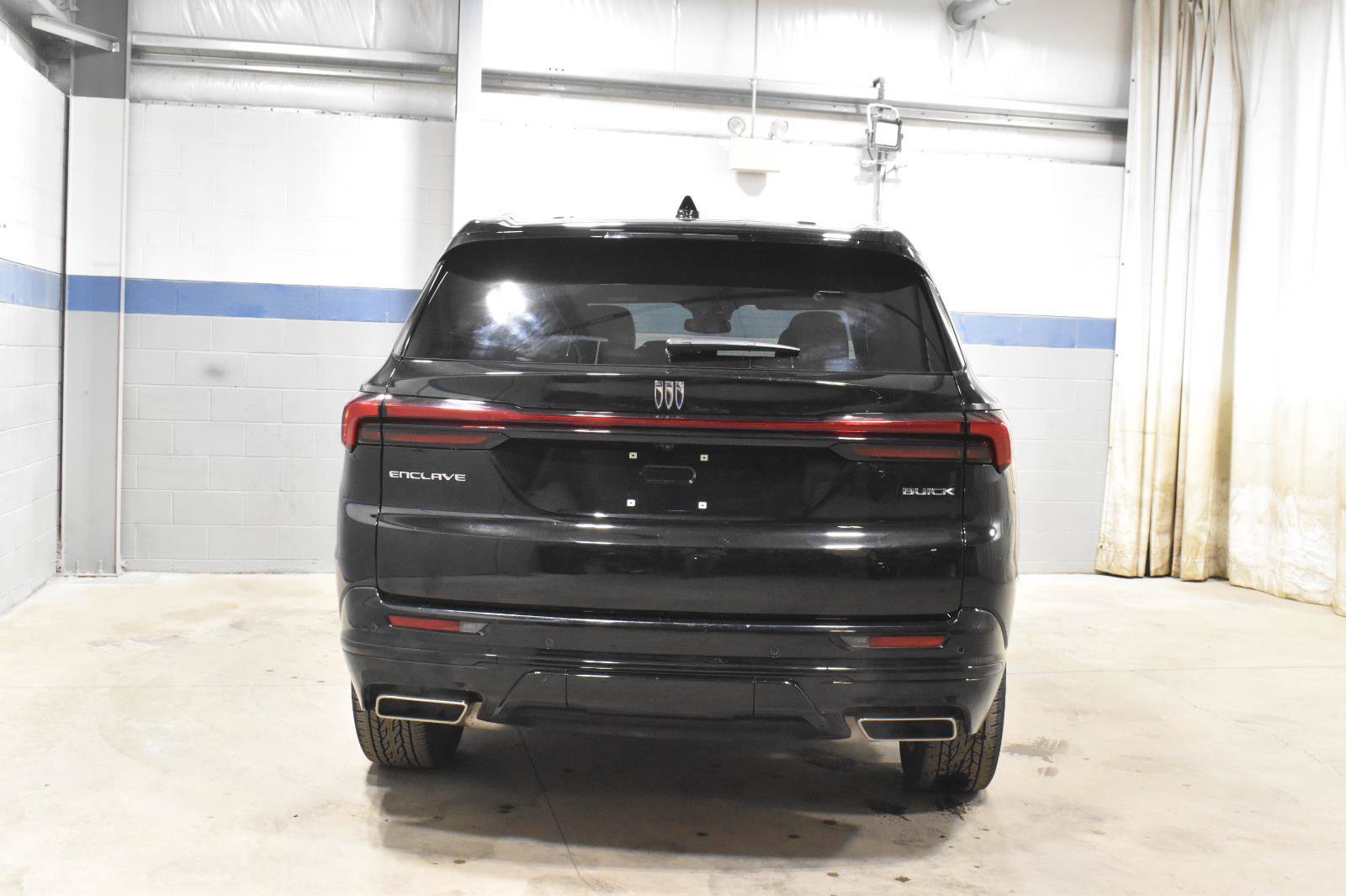 Used 2025 Buick Enclave Sport Touring FWD image 27