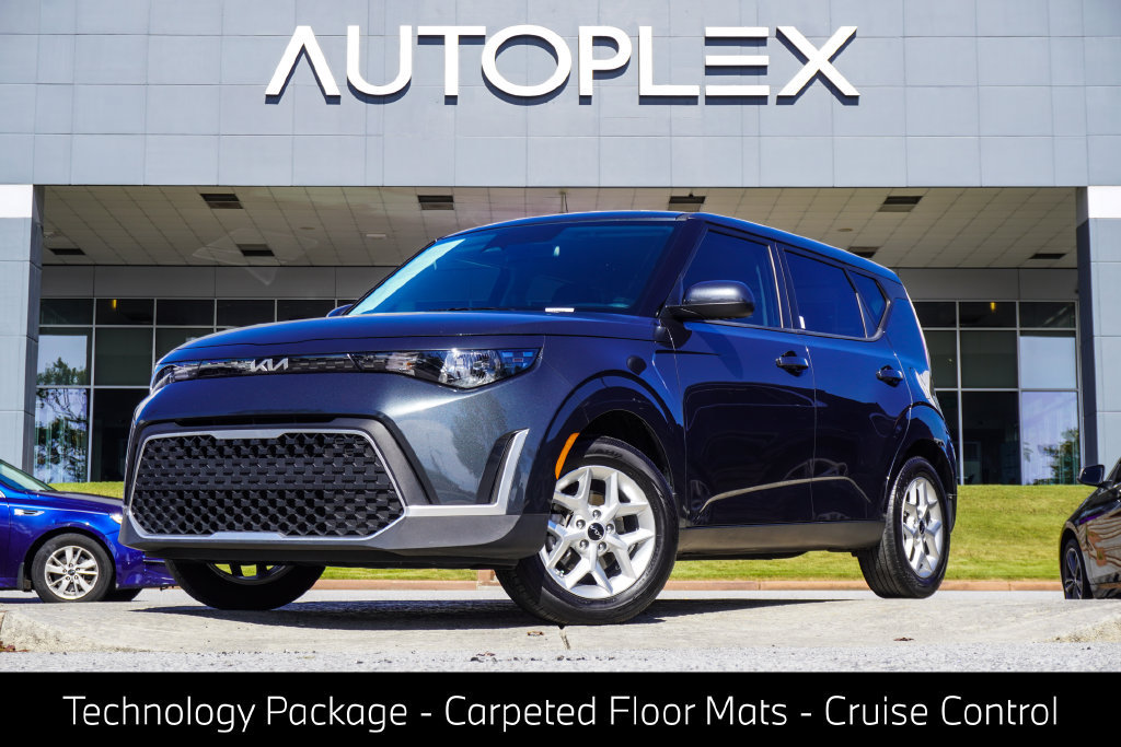 Used 2025 Kia Soul LX w/ LX Technology Package FWD image 1