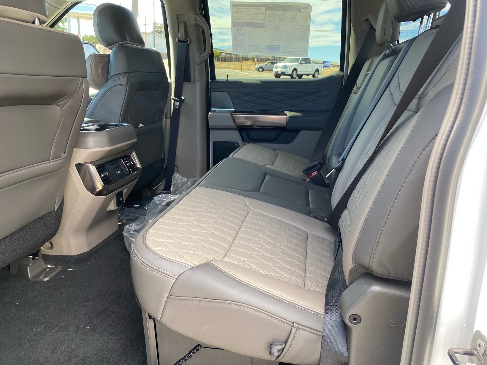 New 2027 Ford F450 Platinum w/ Platinum Plus Package AWD/4WD image 15
