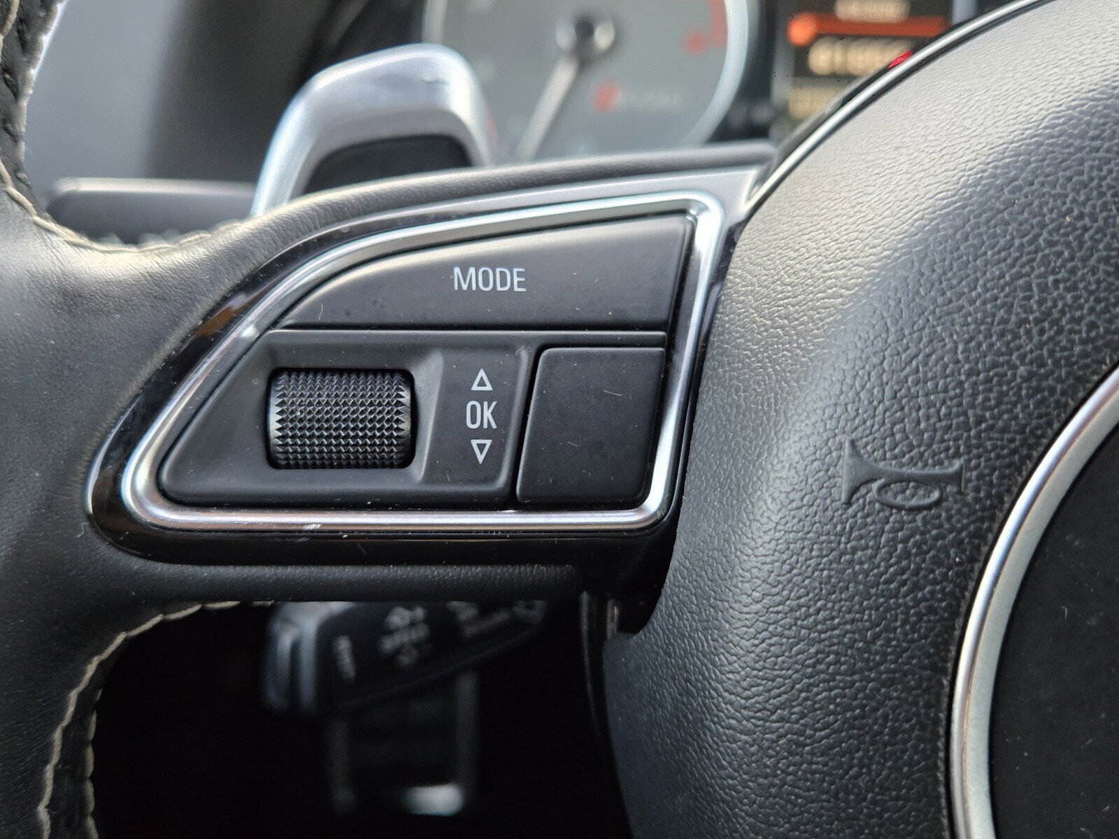 Used 2014 Audi SQ5 Prestige w/ Prestige Package image 29