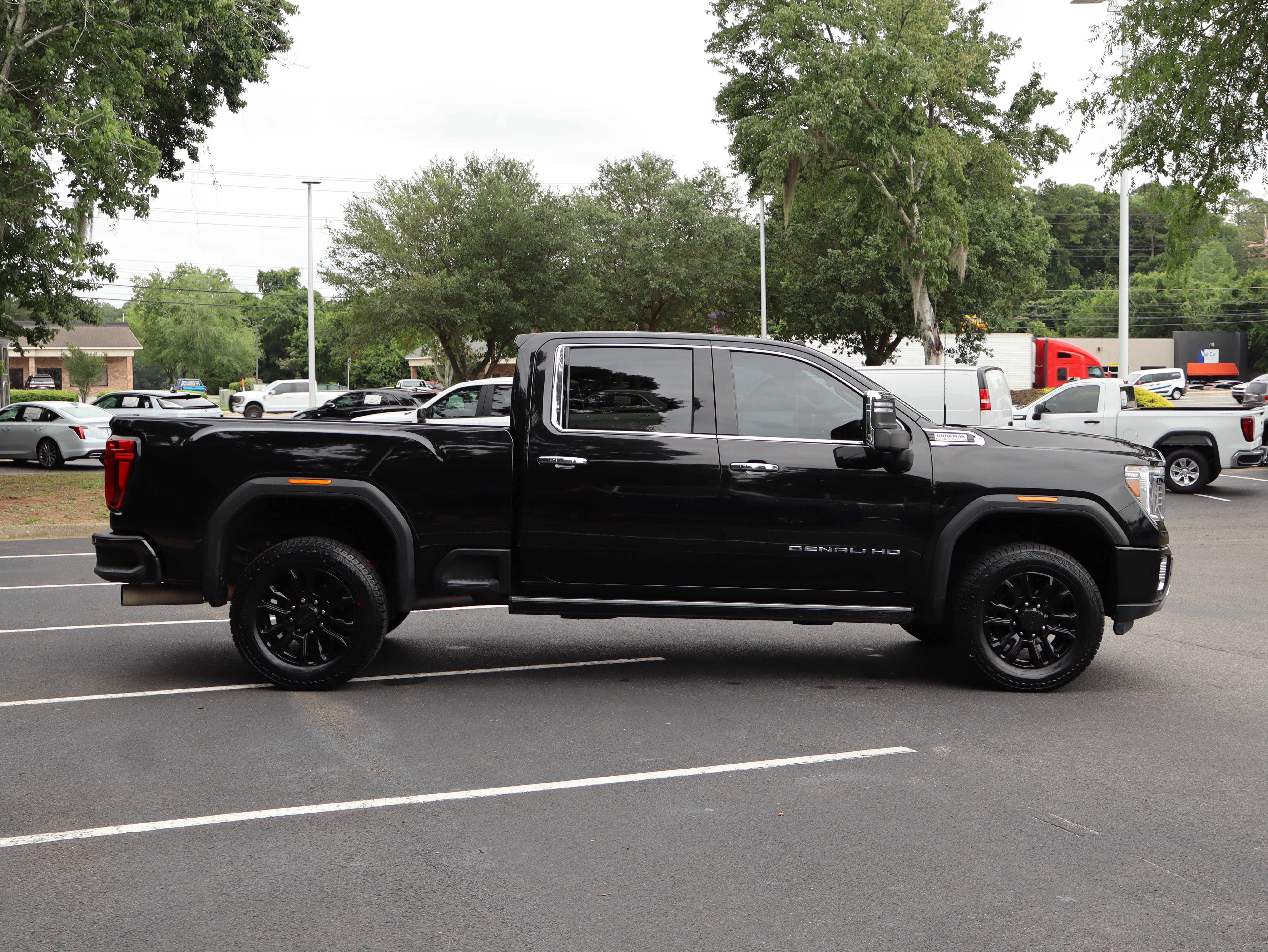 Used 2022 GMC Sierra 3500 Denali w/ Denali Black Diamond Edition AWD/4WD image 10