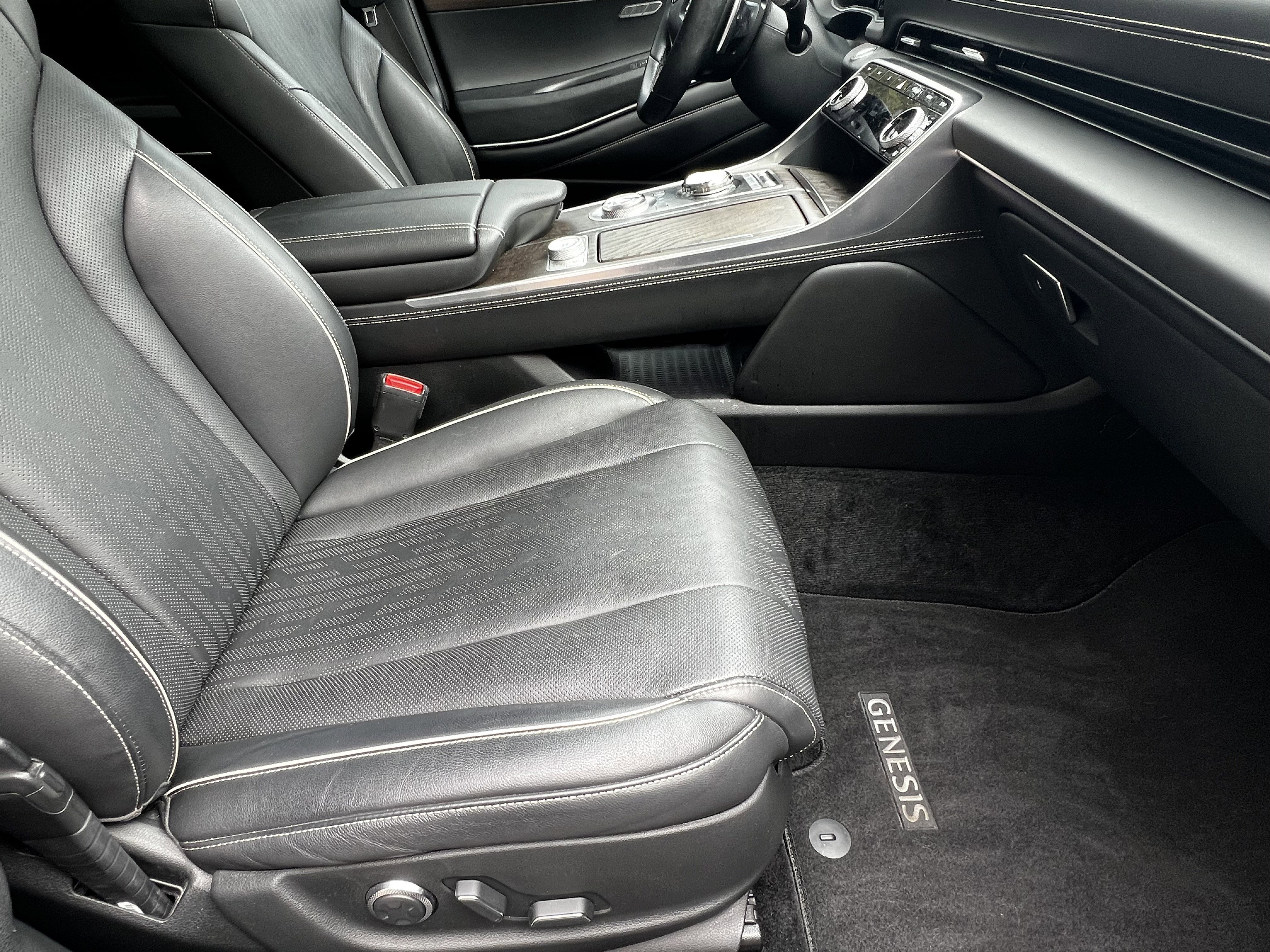 Used 2023 Genesis GV80 2.5T w/ Prestige 20" Package image 45