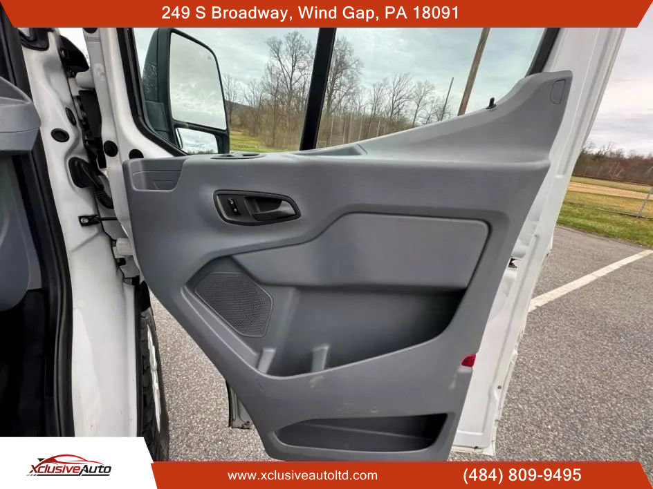 Used 2018 Ford Transit 150 XLT image 12