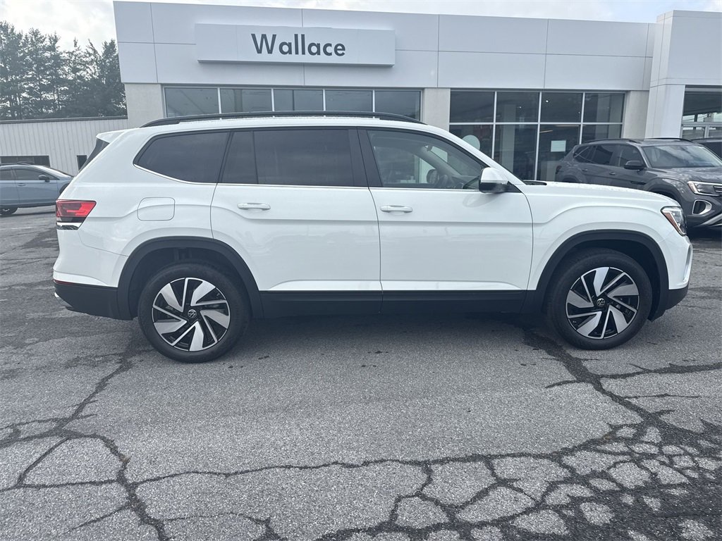 New 2025 Volkswagen Atlas SE image 4