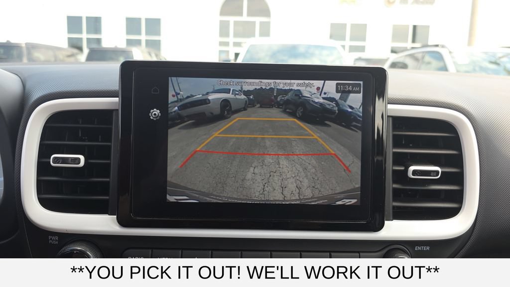 Used 2025 Hyundai Venue Limited FWD image 19