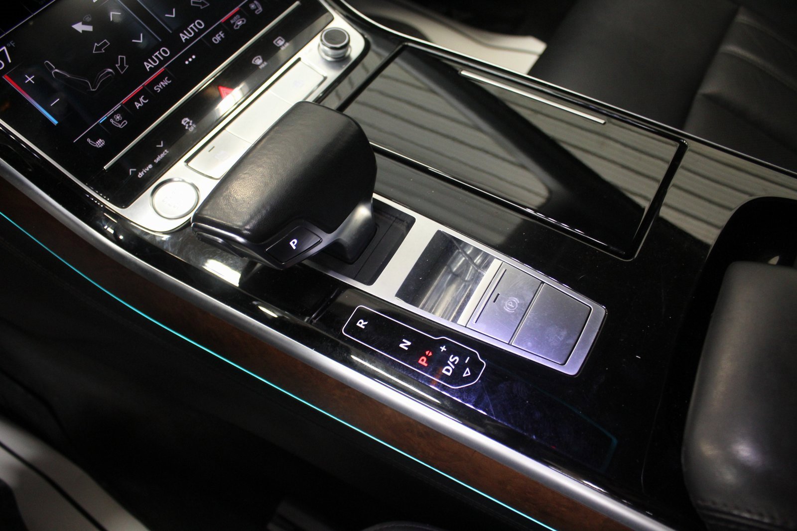 Used 2019 Audi A8 L 3.0T w/ Luxury Package image 20