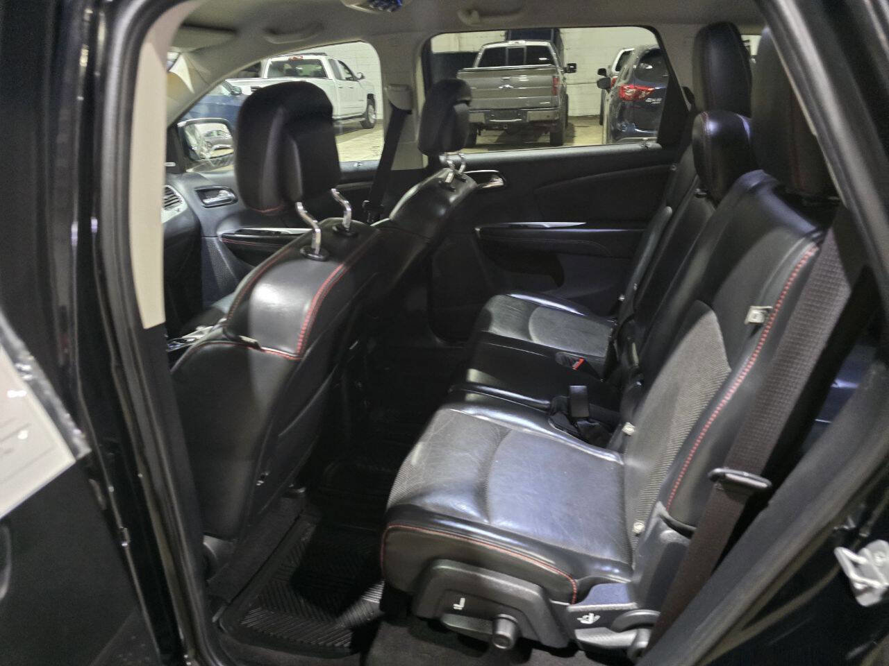 Used 2015 Dodge Journey R/T w/ Flexible Seating Group image 26