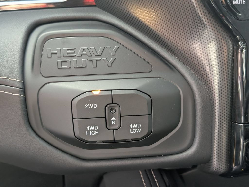 New 2026 RAM 2500 Limited AWD/4WD image 21