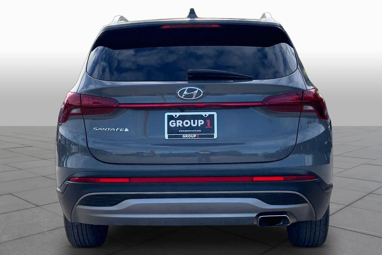 Used 2023 Hyundai Santa Fe SEL FWD image 4