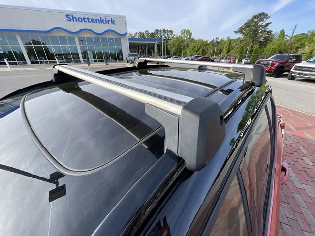 Used 2022 Volvo XC40 T5 R-Design w/ Advanced Package image 28