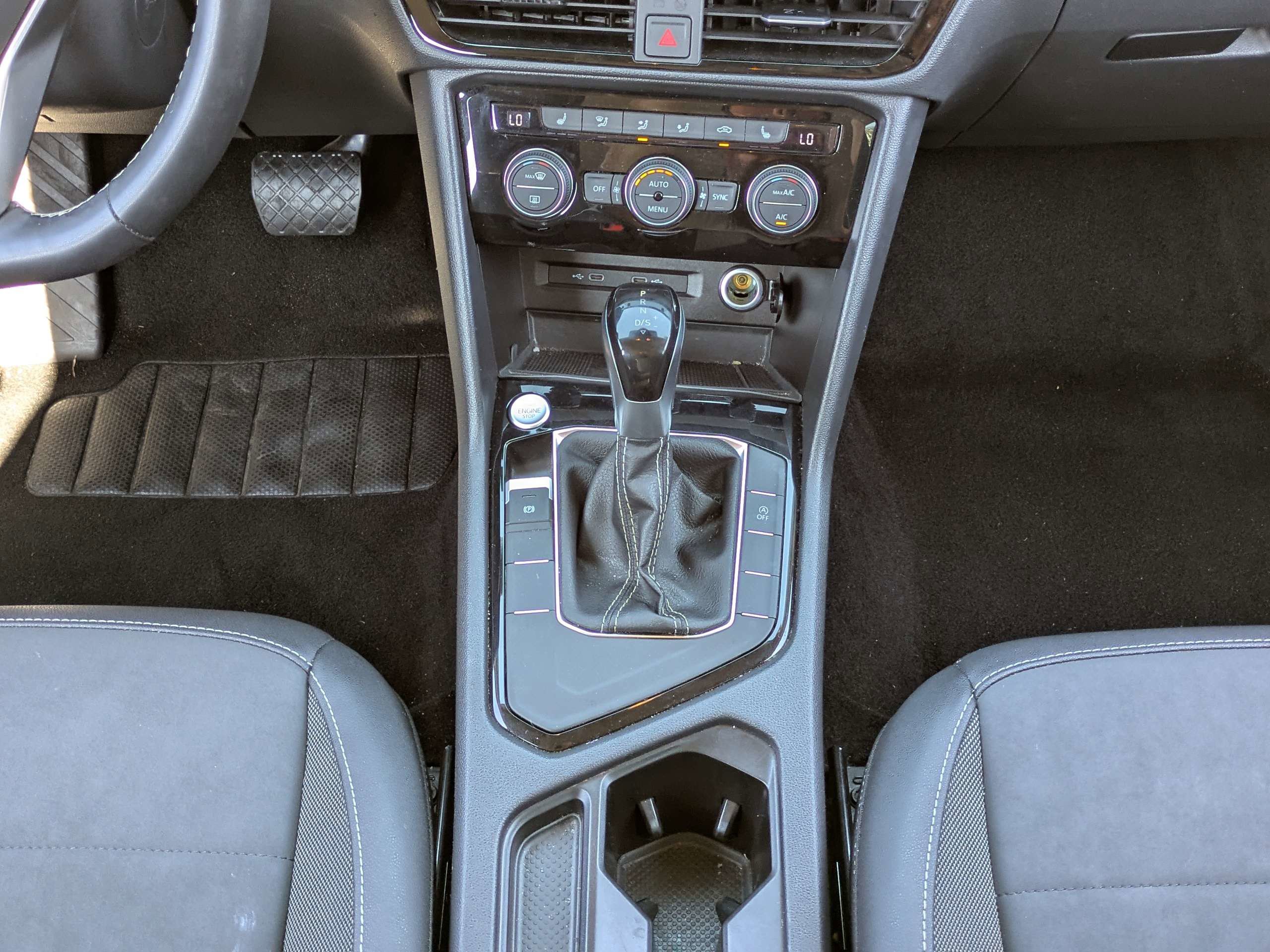 Used 2024 Volkswagen Taos SE image 19