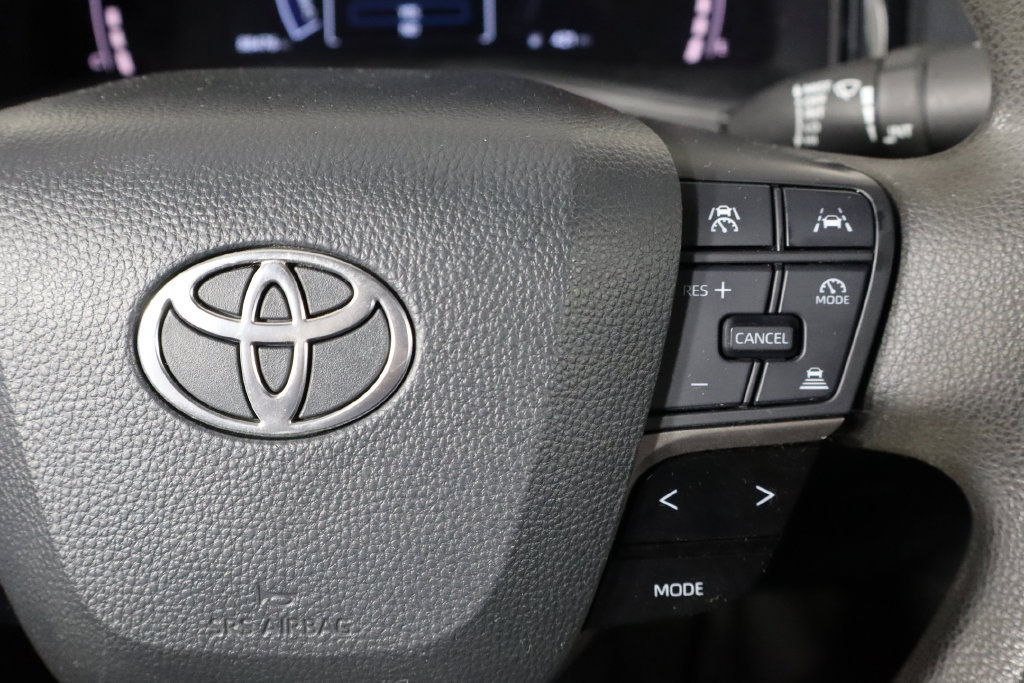 Used 2025 Toyota Camry LE FWD image 10
