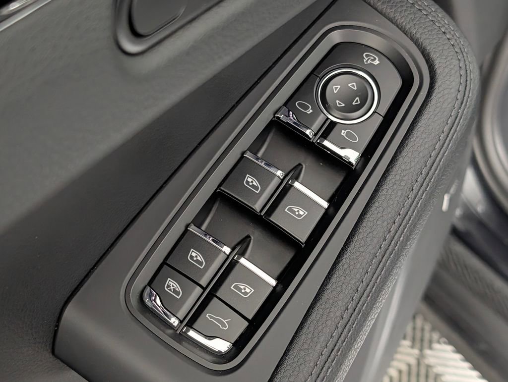 New 2026 Porsche Macan image 29