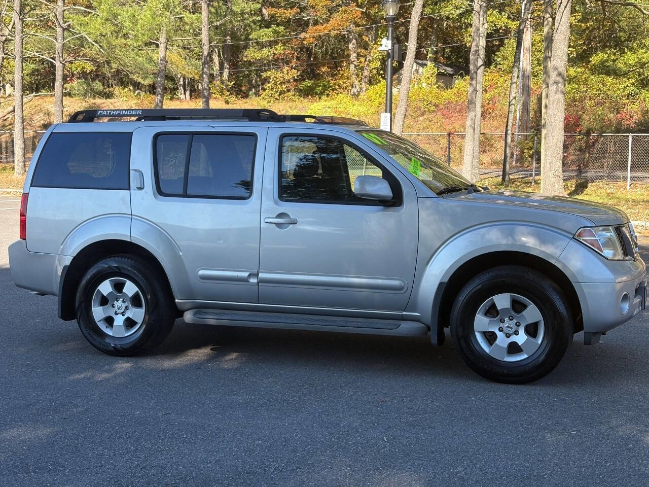 Used 2007 Nissan Pathfinder SE w/ SE Premium Pkg image 5