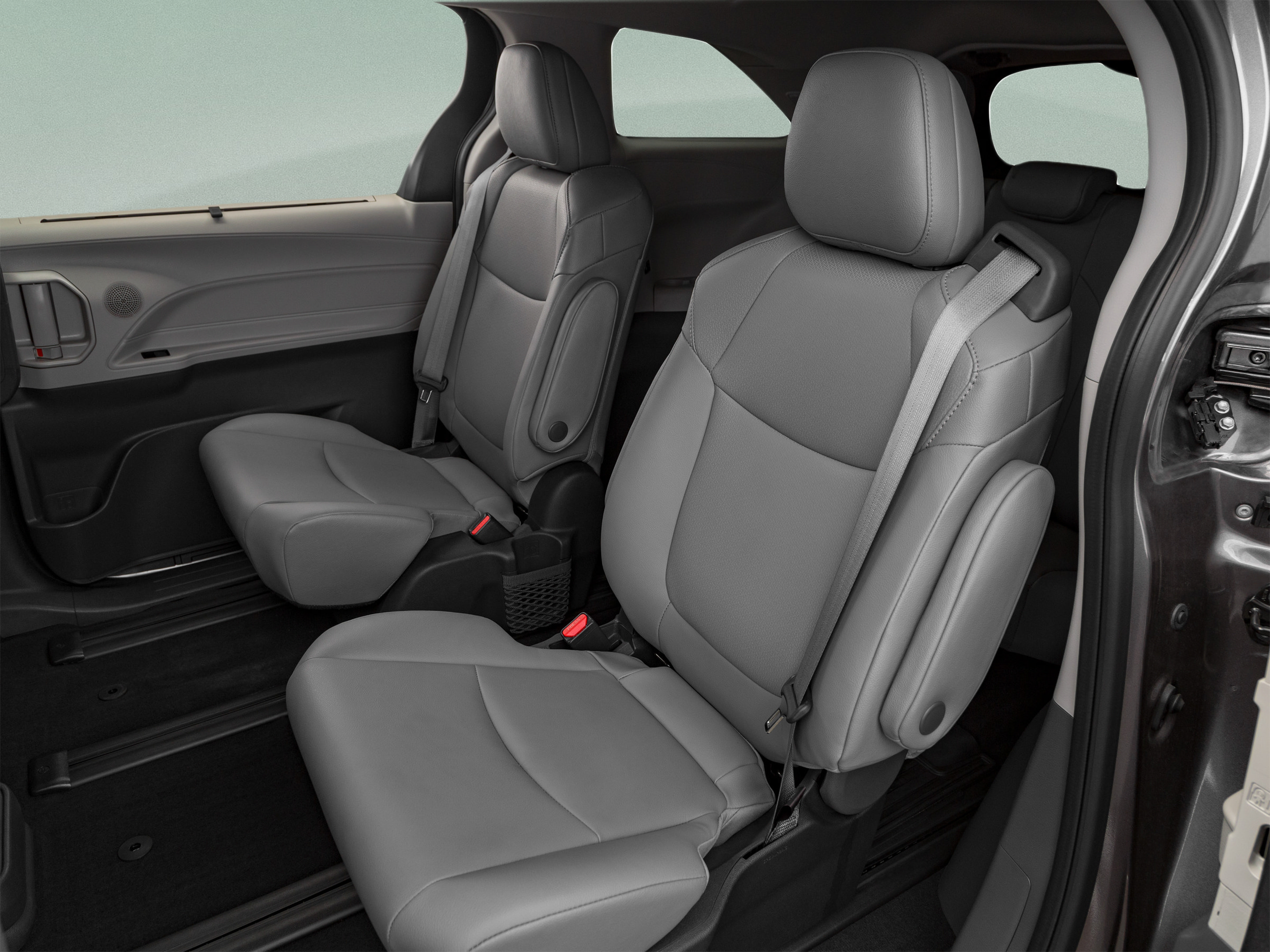 Used 2023 Toyota Sienna XLE FWD image 18