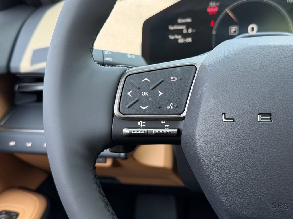 New 2026 Lexus ES 500e AWD/4WD image 17