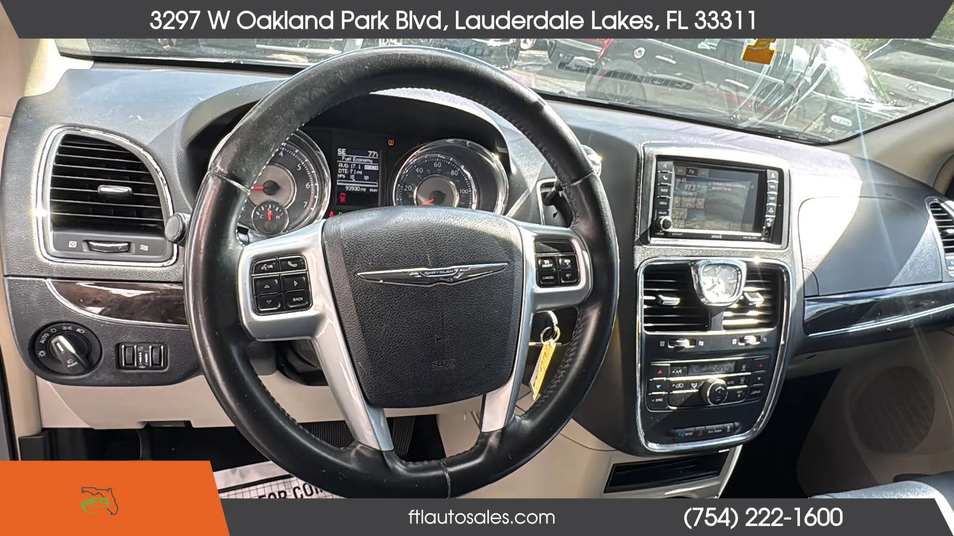 Used 2013 Chrysler Town & Country Touring image 44