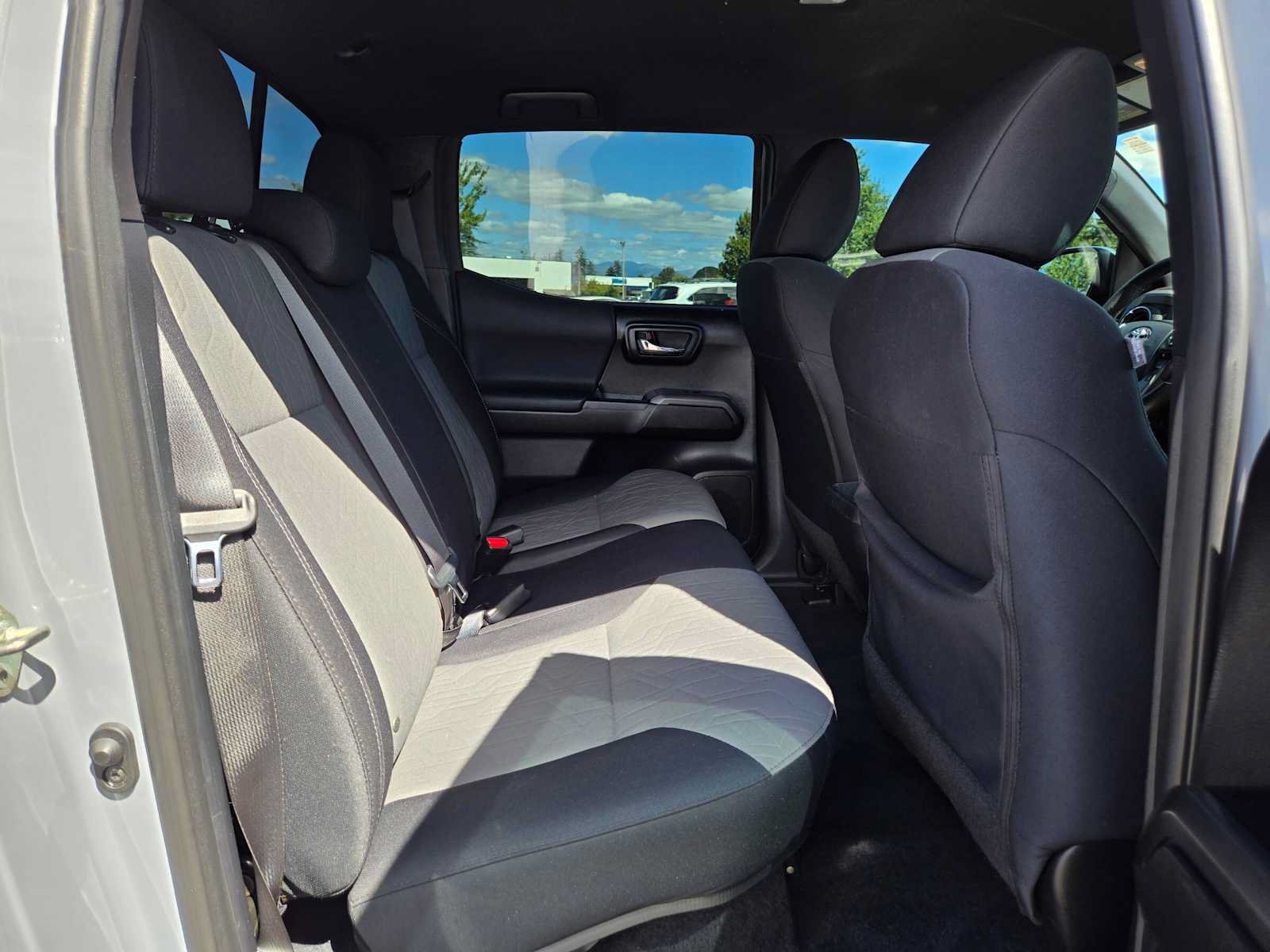 Certified 2020 Toyota Tacoma TRD Off-Road AWD/4WD image 15