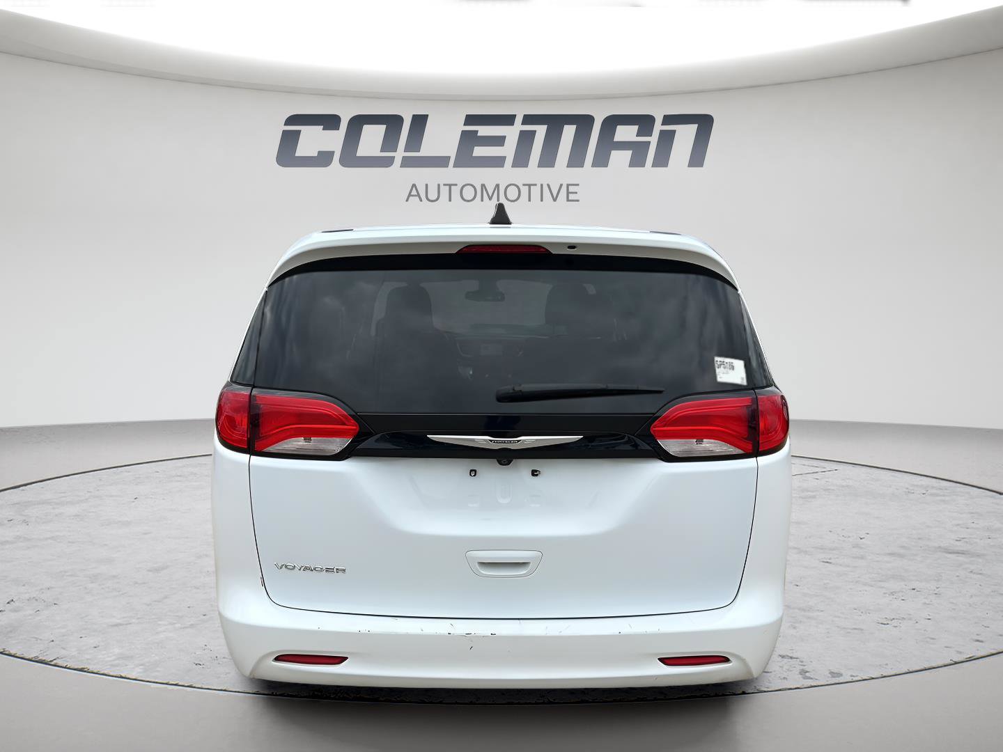 Used 2022 Chrysler Voyager LX FWD image 6
