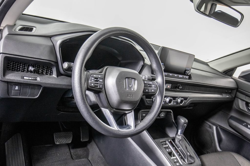 Used 2025 Honda CR-V LX image 17