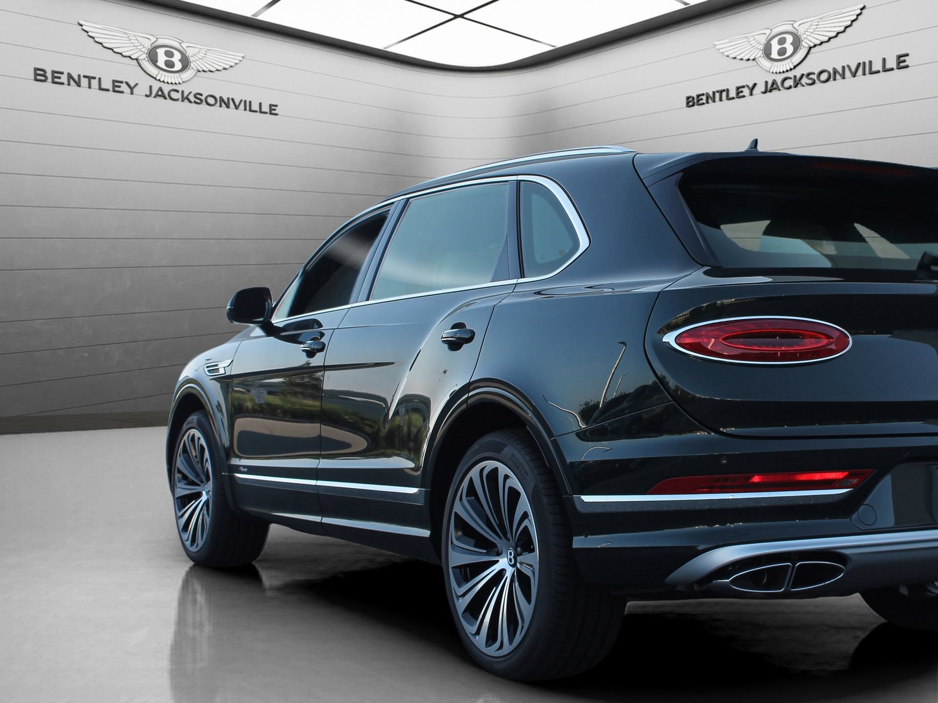 Certified 2024 Bentley Bentayga Extended Wheelbase AWD/4WD image 13
